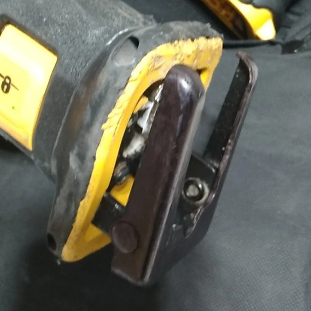 Dewalt 20V Combo Drill Sawzall 2 Batteries 1 Charger Only Sawzall Used - Picture 9 of 16